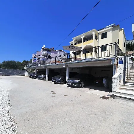Apartmani Zora Apartman *