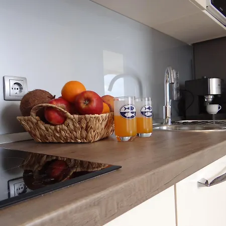 Lägenhet Apartmani Zora *